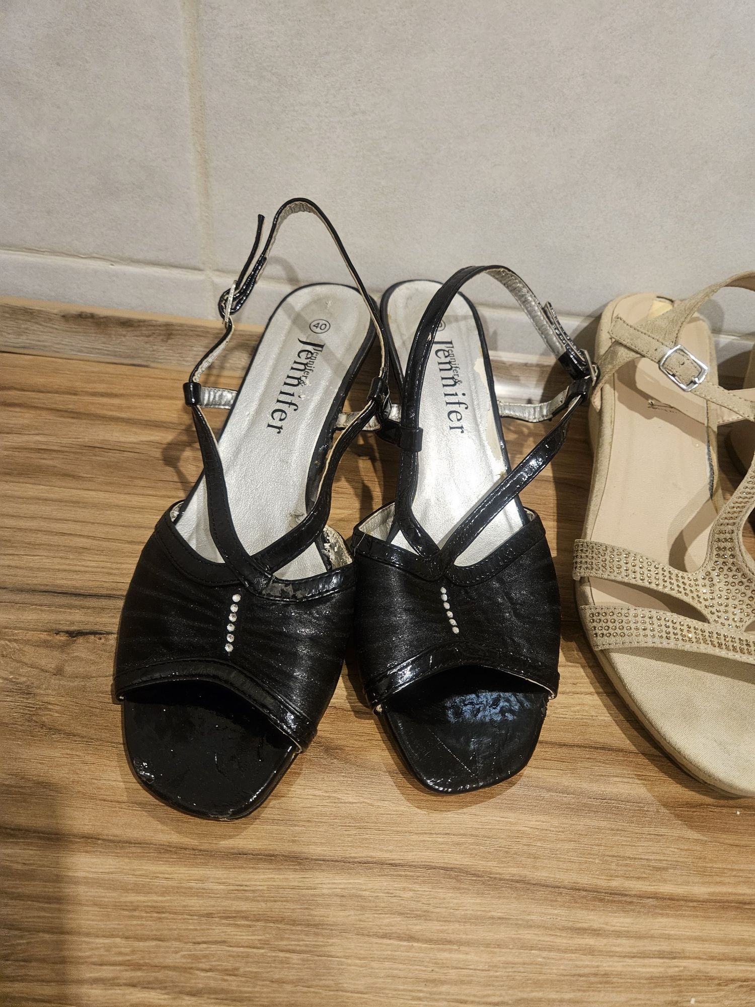 Buty na obcasie 40