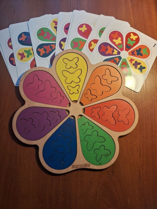 Розвиваюча дерев'яна іграшка