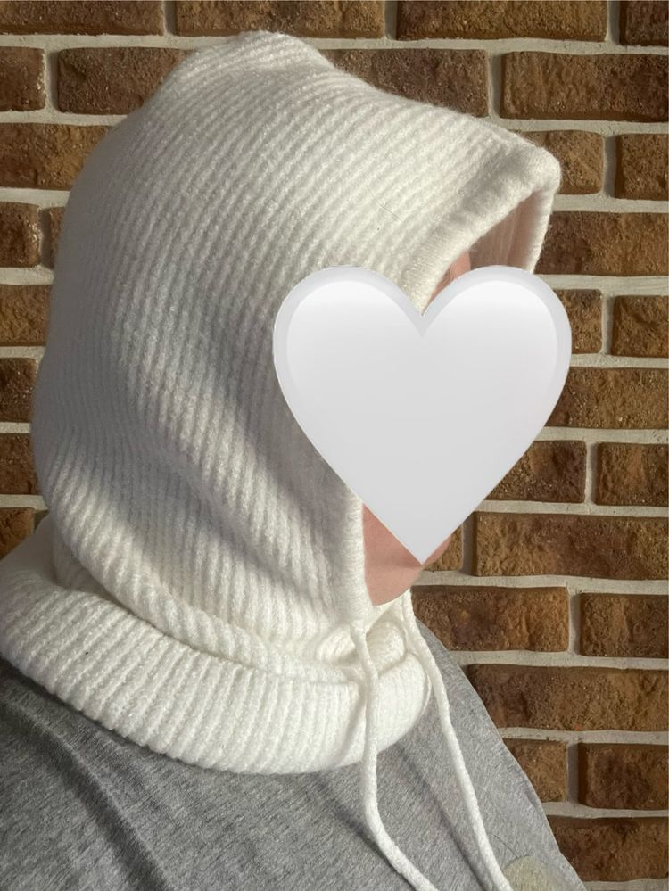 Kominiarka damska biala