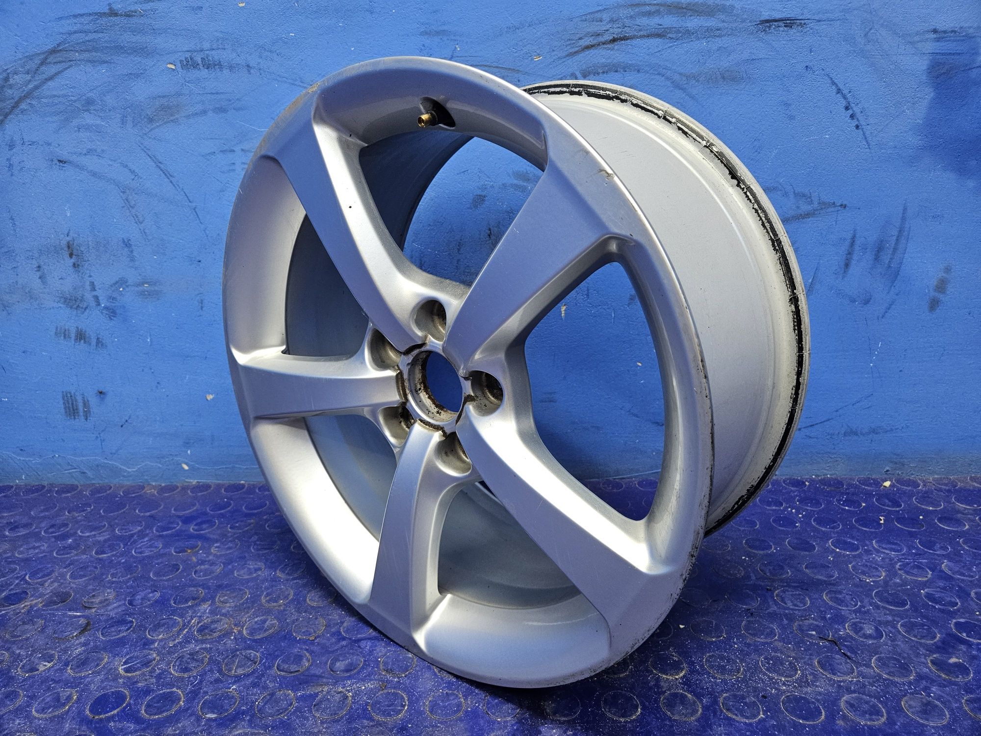 FELGA aluminiowa AUDI A3 8V 17" 7.5J ET 43 5x112 Oryginał