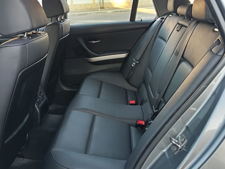Bmw 320d touring LCI com navegação de 2011 impecável aceito retoma