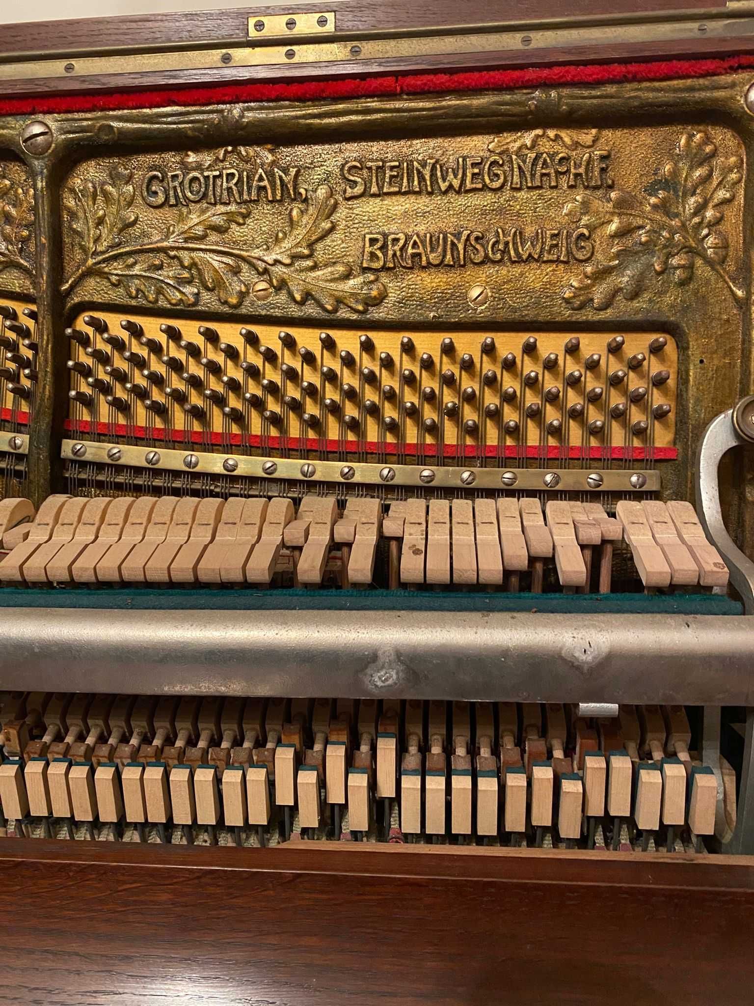 Piano vertical Arte Nova, marca Grotrian-Steinweg