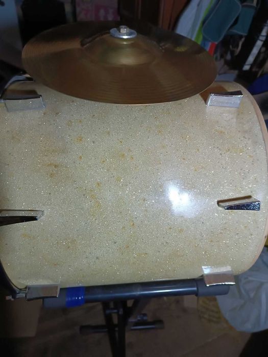 Барабан-флортом 16 дюймов.