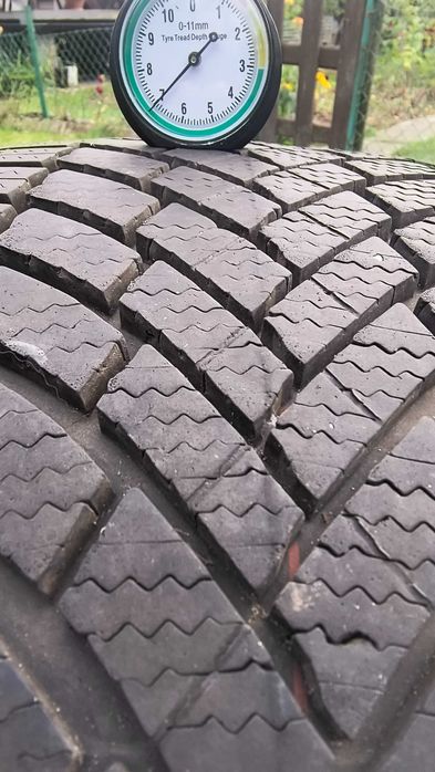 opony zimowe 235/40/19 bridgestone 2024r