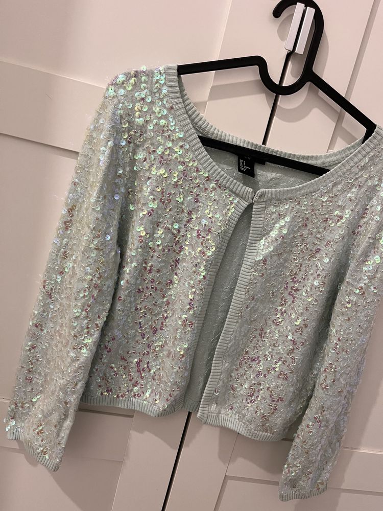 H&M seledynowy błyszczący sweterek obszyty cekinami r. S