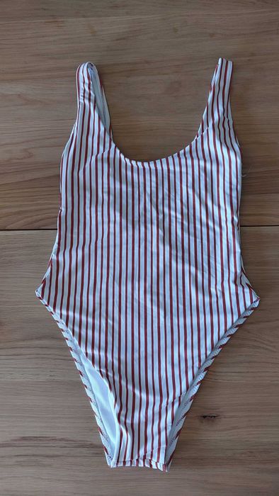 Fatos de banho e bikinis