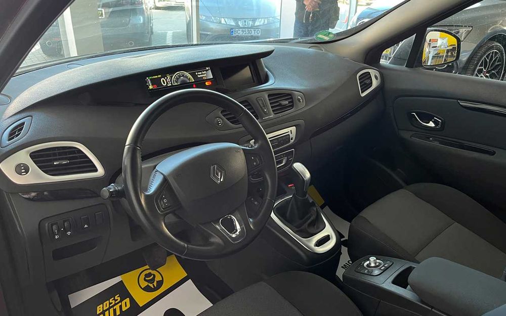 Renault Megane Scenic 2013