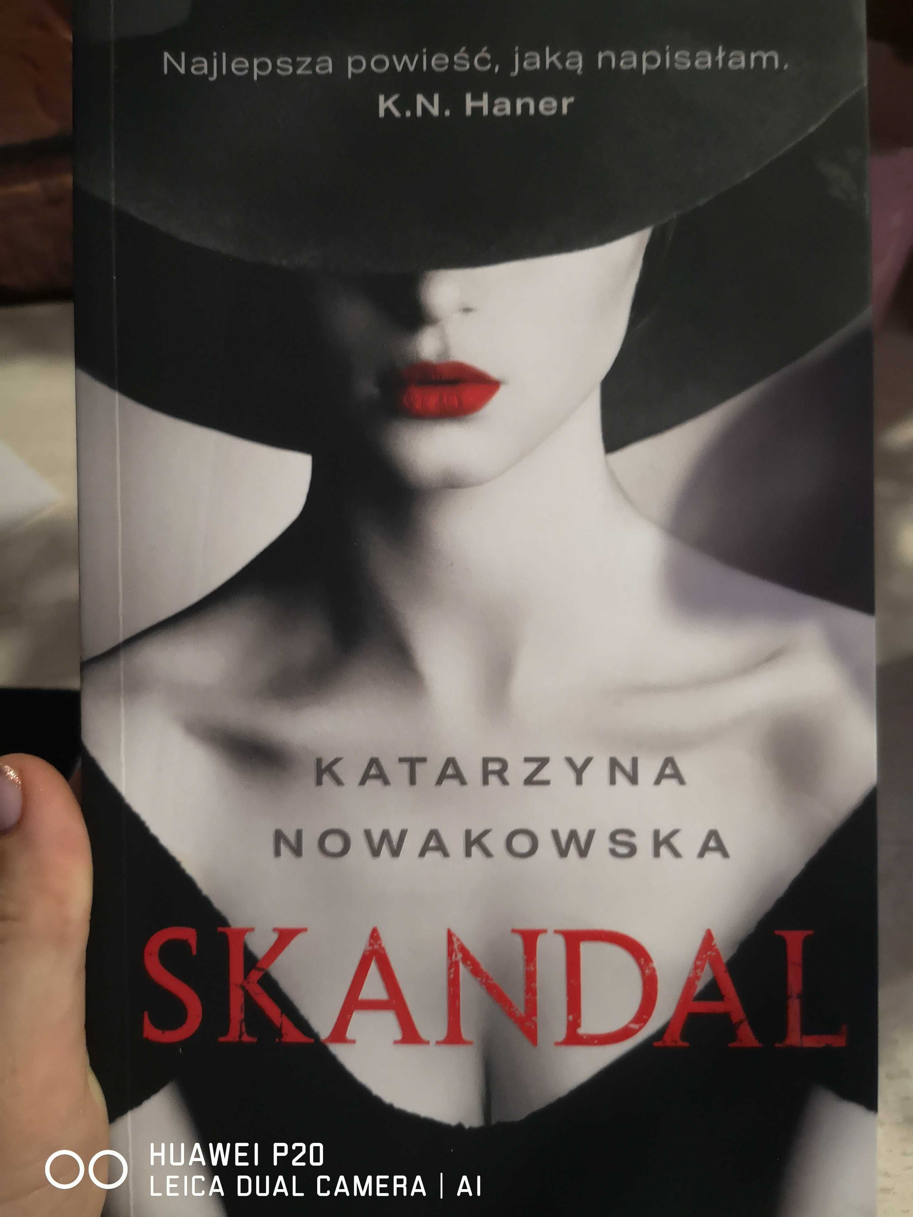 Książka  skandal