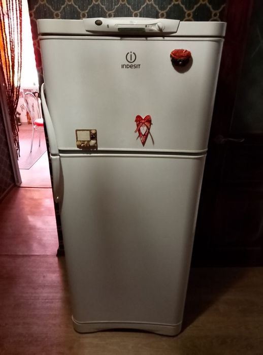 Продаю холодильник Індезіт