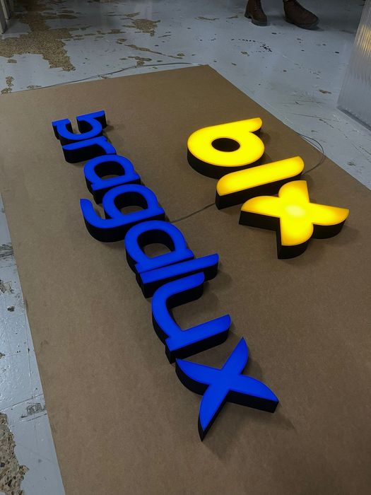 Caixas de luz / NEON LED / Letras Monobloco