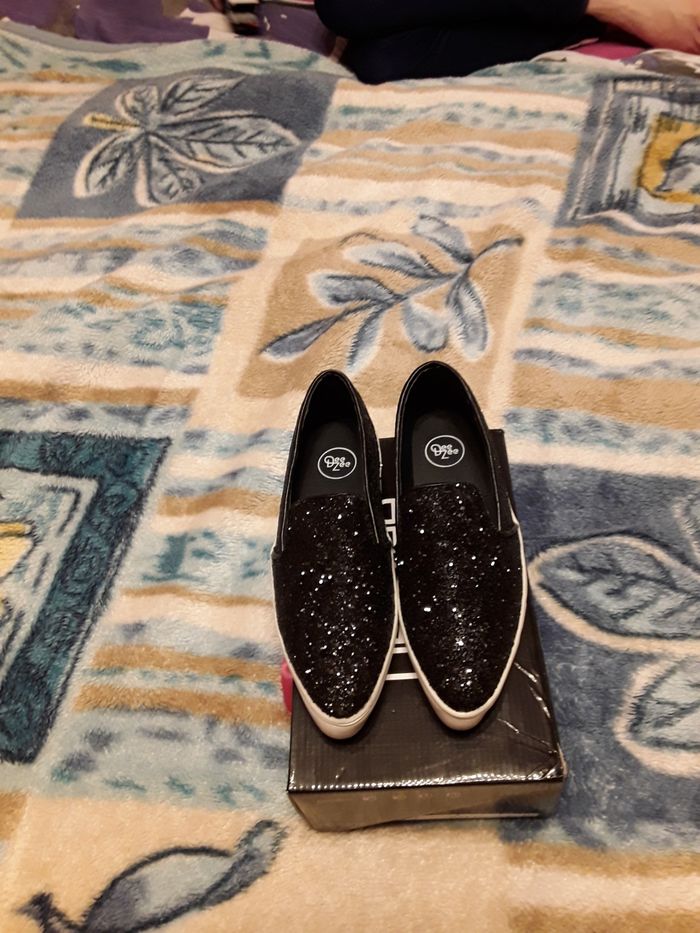 Czarne błyszczące buty roz.37