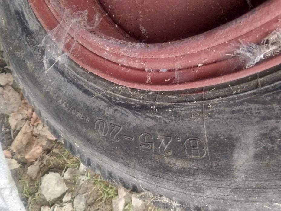 Koła do przyczepy rolniczej. Opony