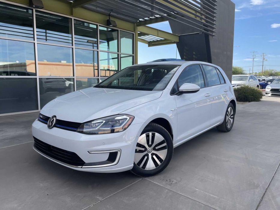 Volkswagen e-Golf      2019