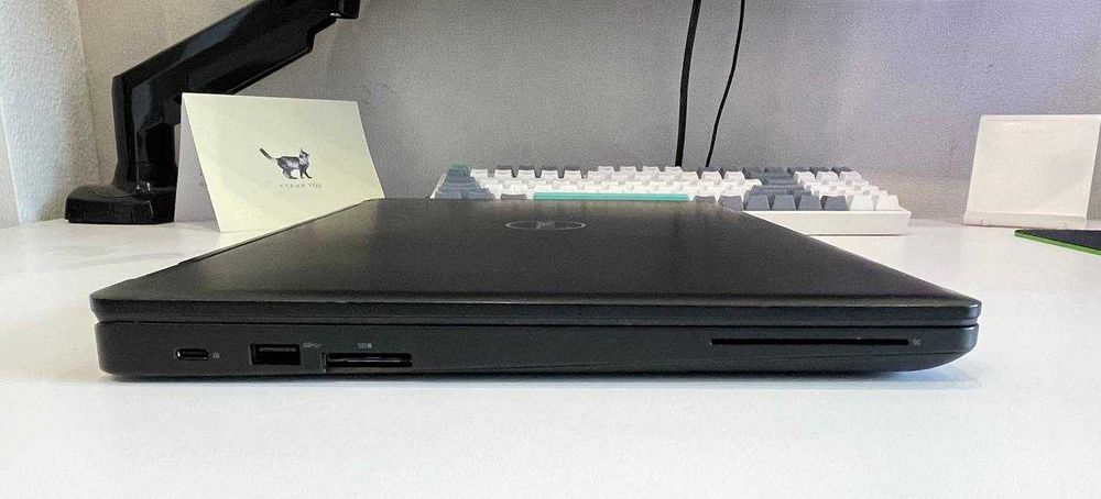 Ноутбук Dell Latitude 5590 15'6 i7-8650U/16 gb ram/512  ssd