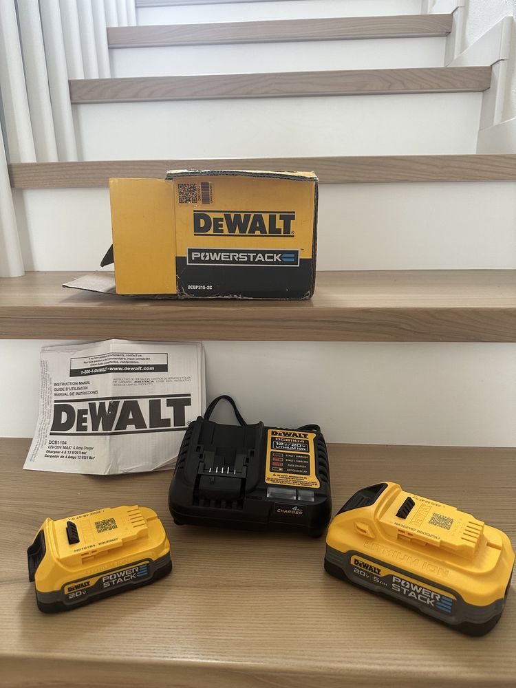 Акумулятор Dewalt powerstack 1.7ah; 5 ah; зарядка