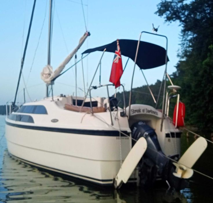 MacGregor26M  żaglowo-motorowy, YAMAHA 50HP, przyczepa dwuosiowa
