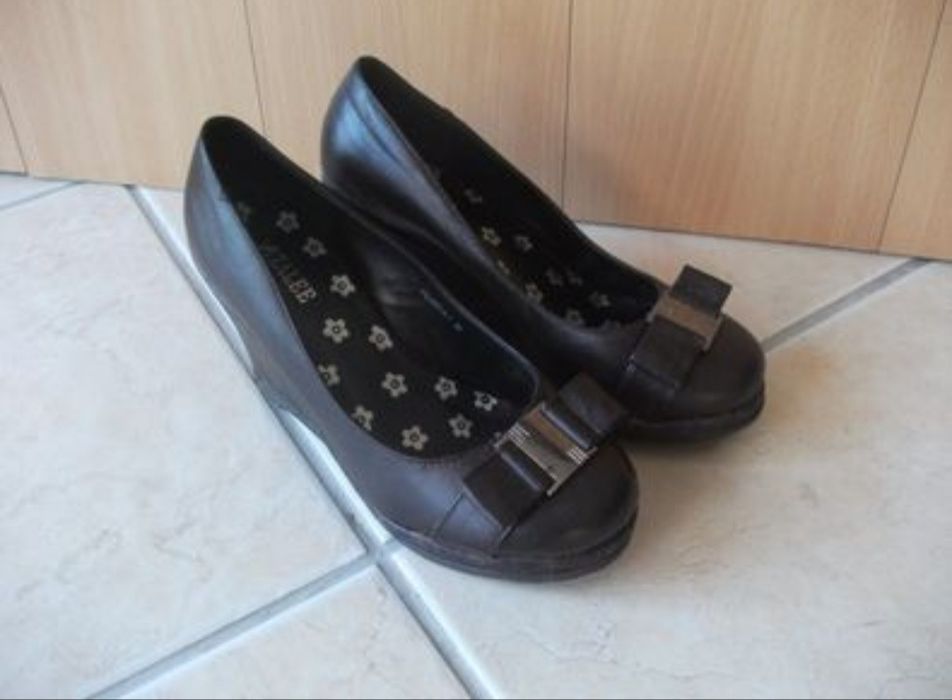 Sapatos castanhos tamanho 39