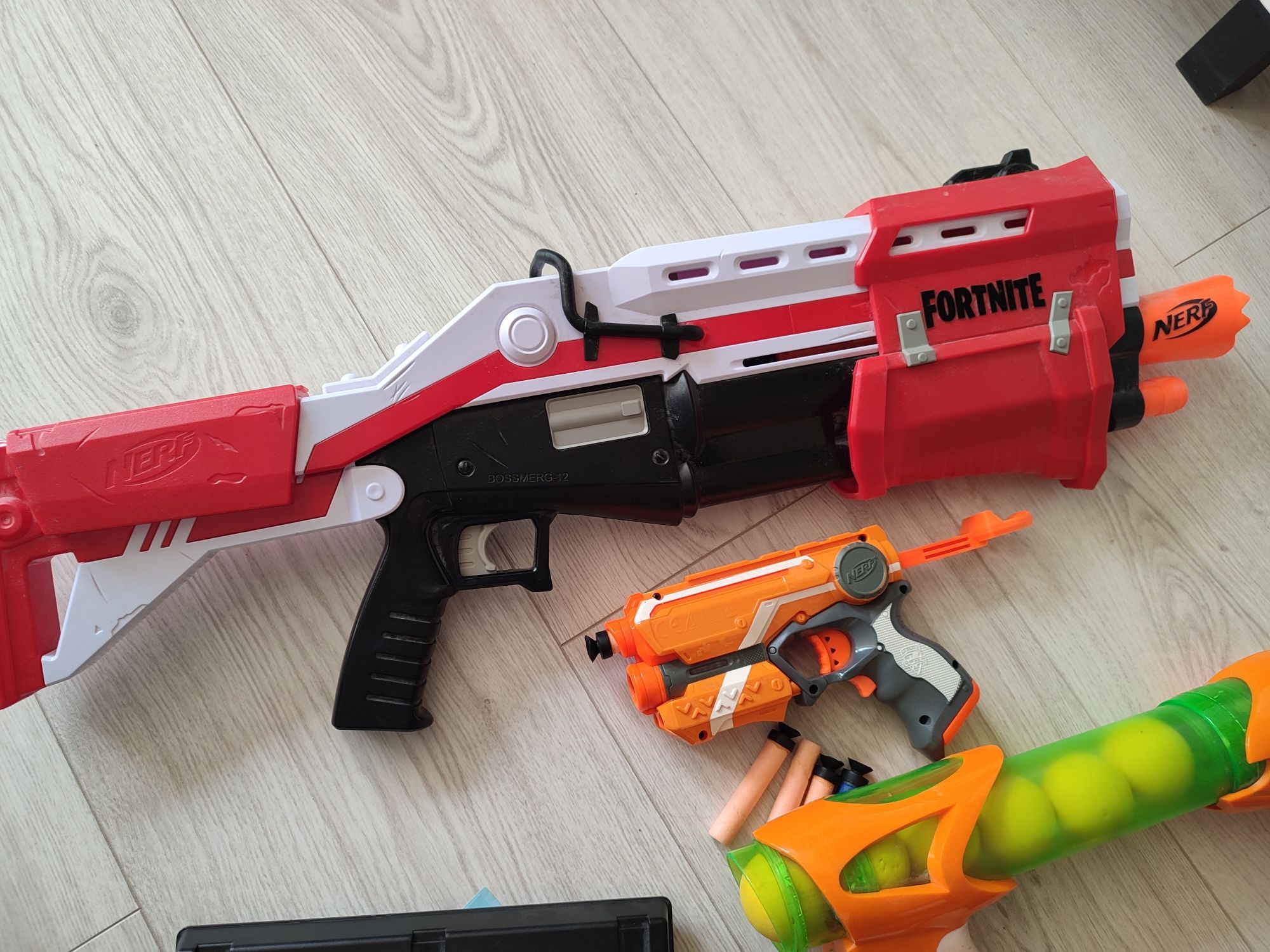 Zestaw Nerf Hasbro E7065 Fortnite TS+tarcza +  walkie talckie
