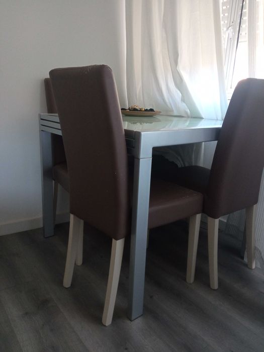 Mesa de vidro extensível de jantar