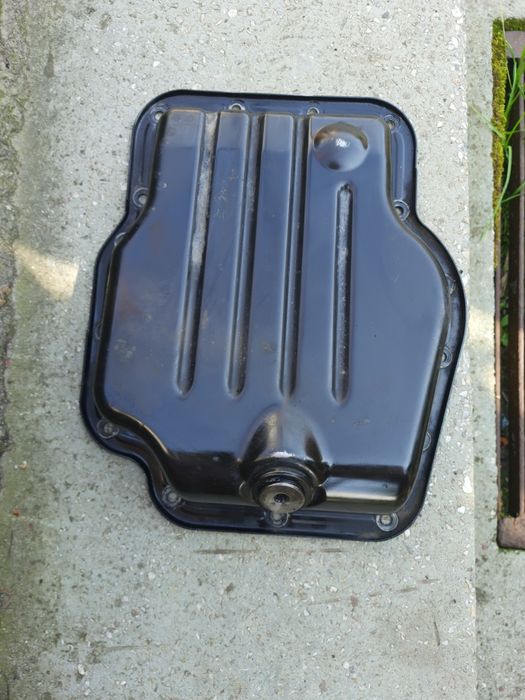 Продам клапанну кришку opel astra j A1.7DTR