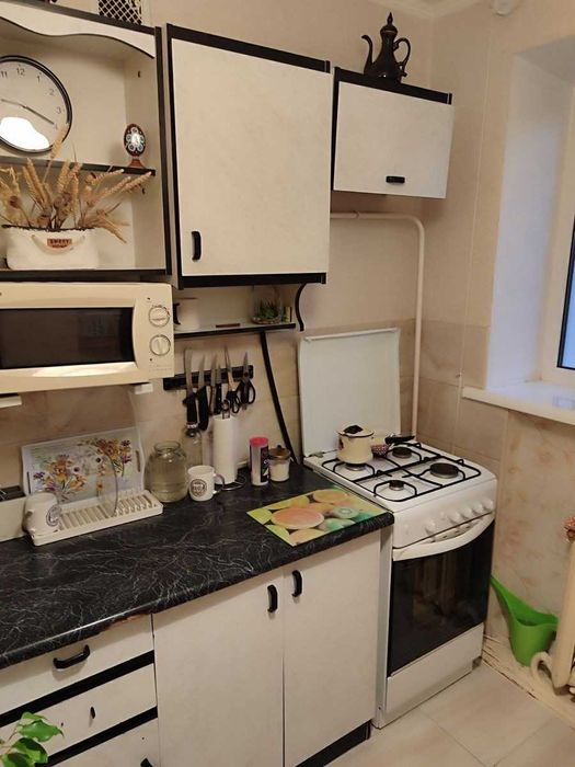 Продам 1-кімнатну квартиру по вул. Волковича 21