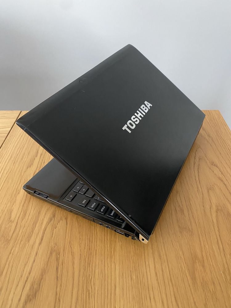 Laptop Toshiba 13,3” 4GB 128GB