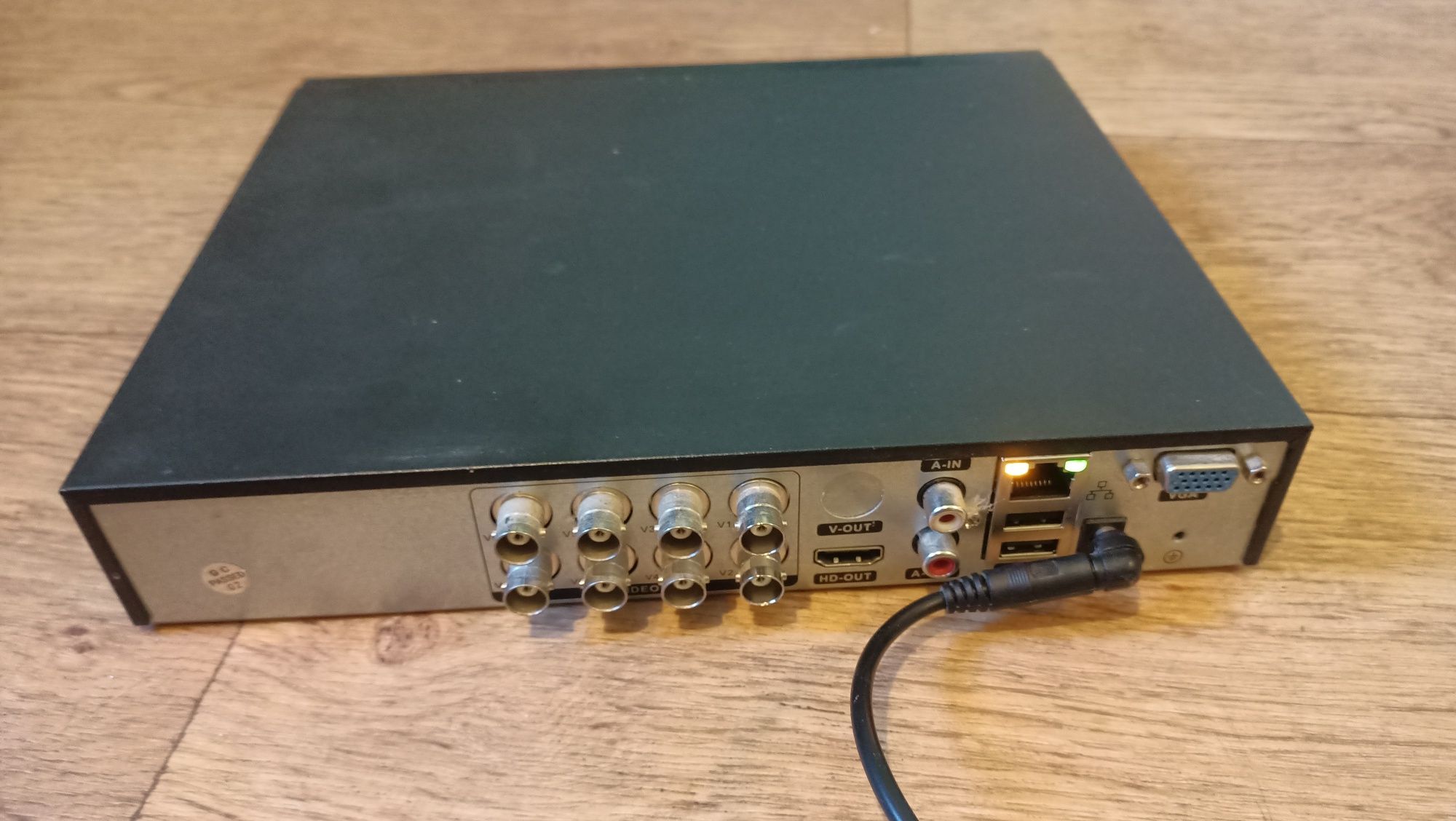 Видеорегистратор восьми канальный AHD 520/8CH