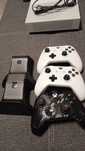 XBOX ONE S 1TB (stan b.dobry. cena do negocjacji tylko odbior osobisty