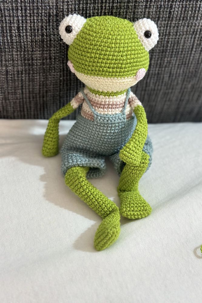 Sapo em croché / amigurumi