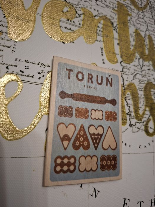 Drewniany magnes Toruń pierniki
