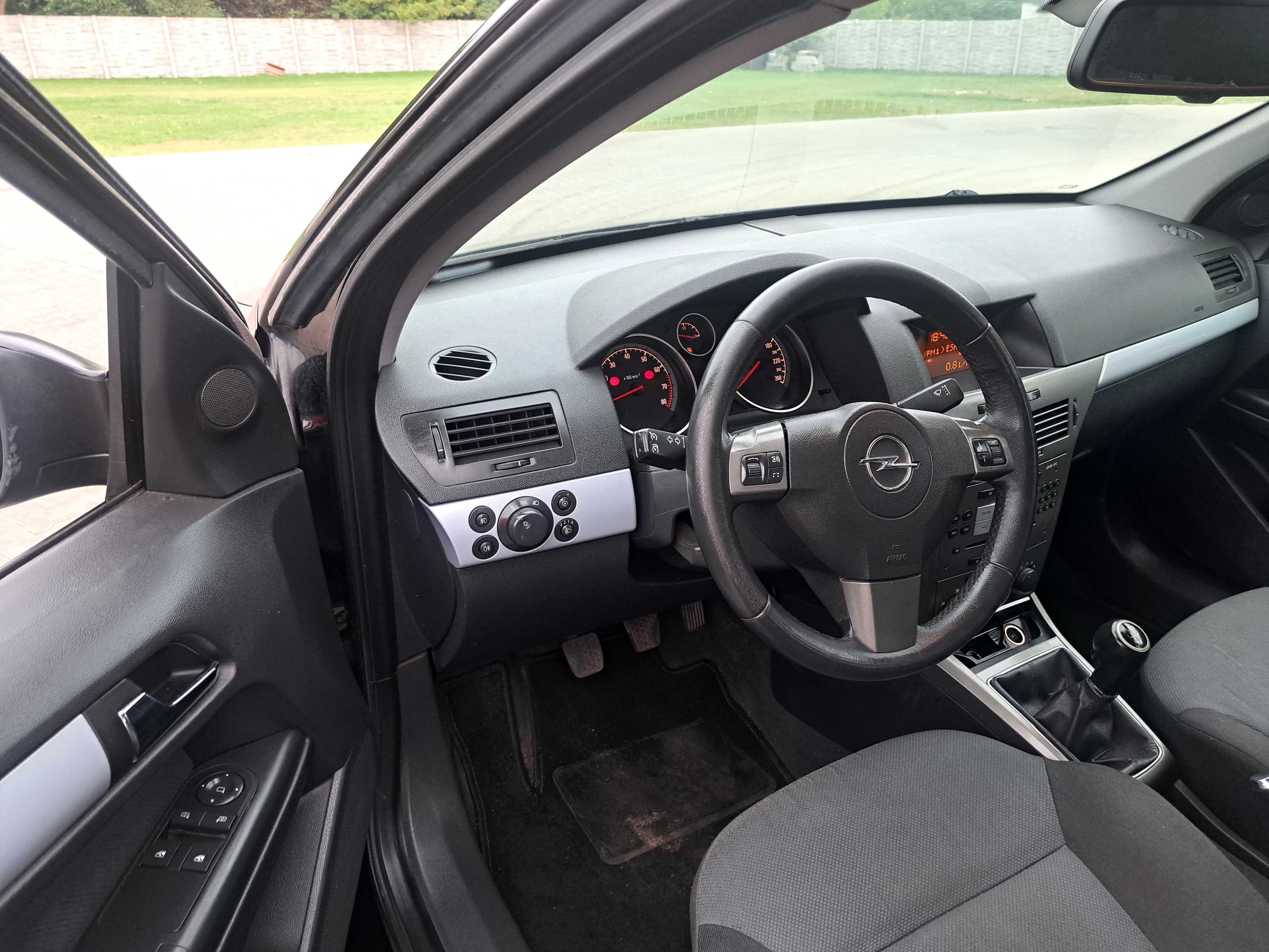 Opel astra h 2007 rok 1.6 105km zrobione sprzeglo klima doiwestowana