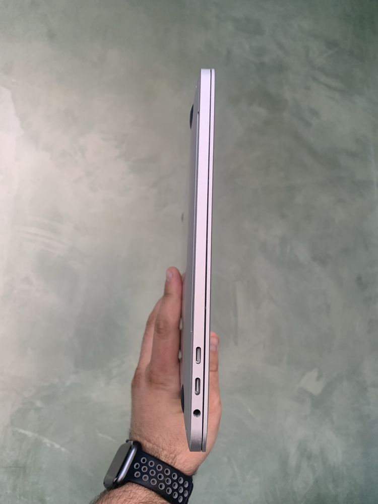 Macbook Pro 13 2018 i5-2.4GHz | 16Gb | 500ssd TouchBar 309циклів