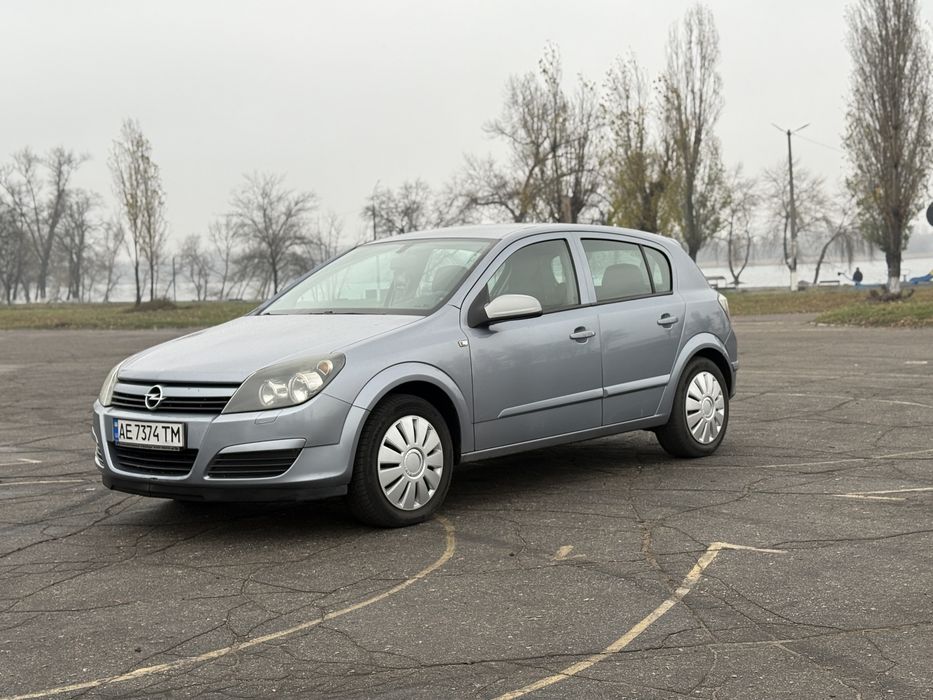 Astra h  1,4  рідна фарба без дтп