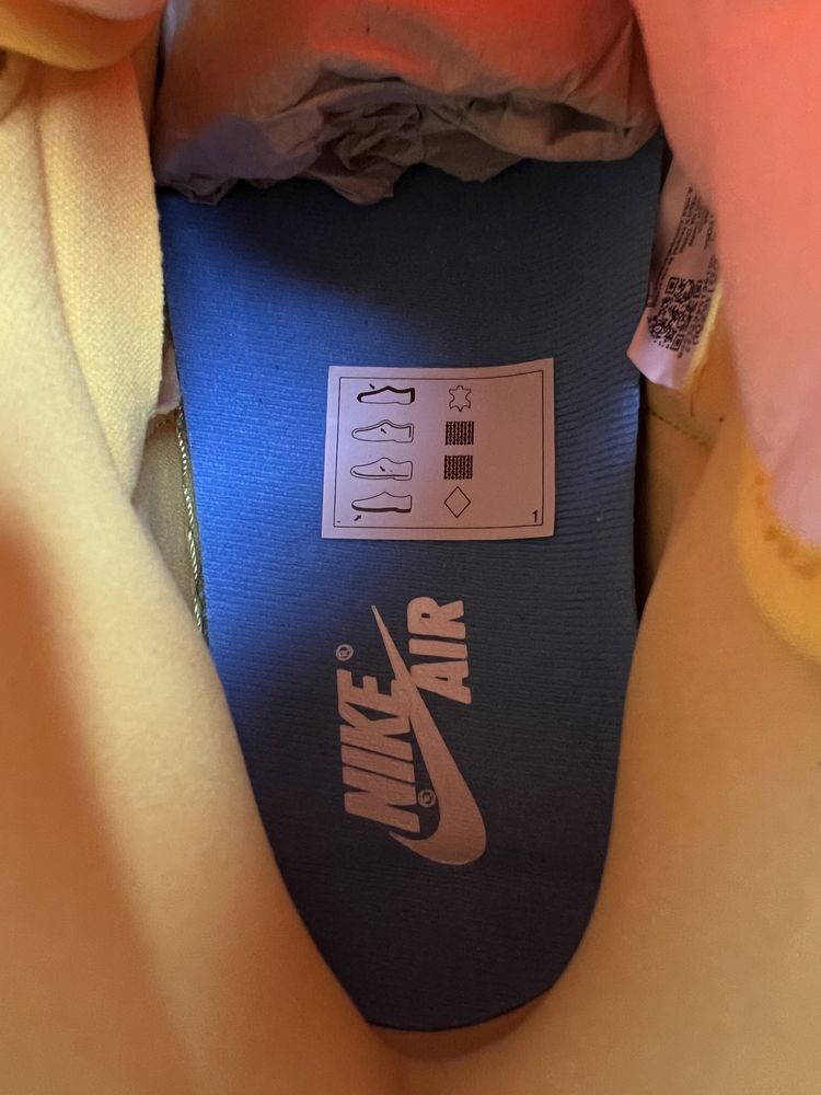 Nike Air Jordan 1 Retro High OG Reverse Laney