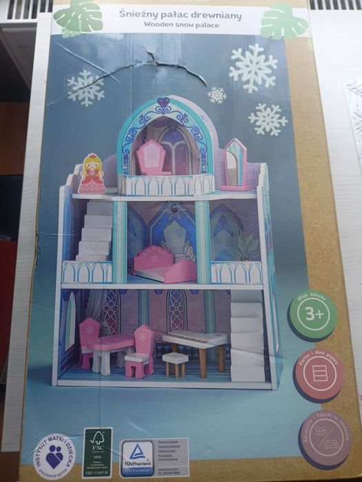 Domek Śniezny Pałac drewniany
