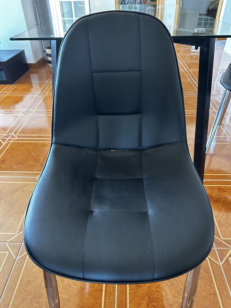 Mesa de Vidro c/ 4 cadeiras