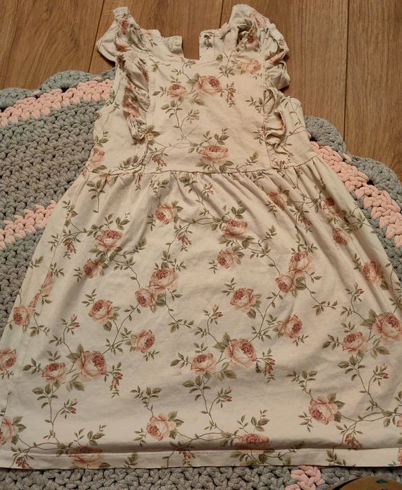 Sukienki piekne newbie limited