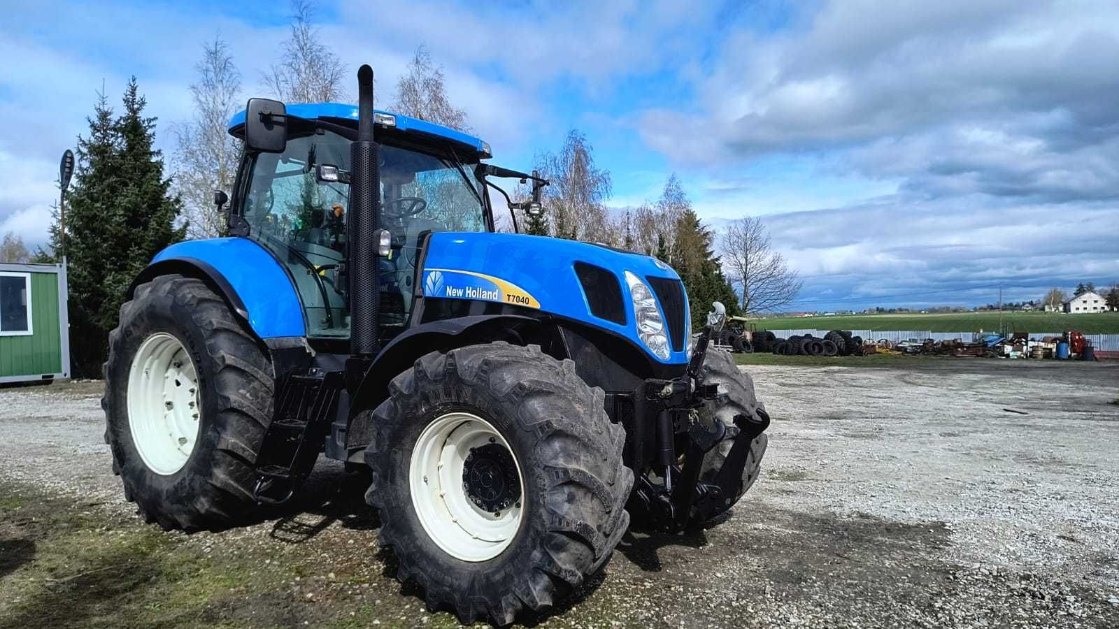 New Holland 7040