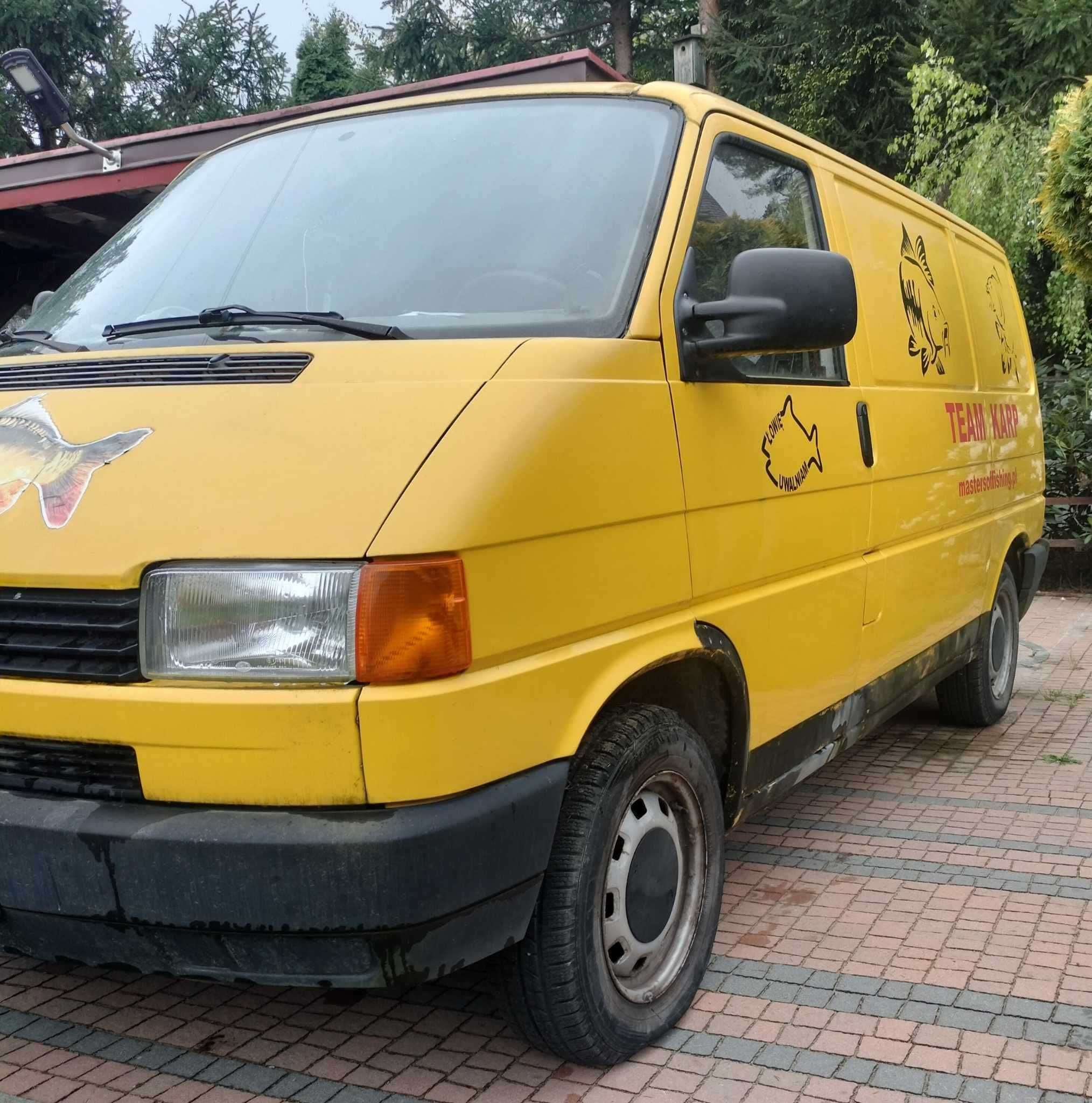 Żółta Łódź Podwodna Volkswagen T4 Karpiowóz