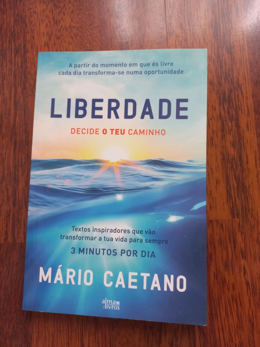 Vendo livro: A Liberdade de Mário Caetano
