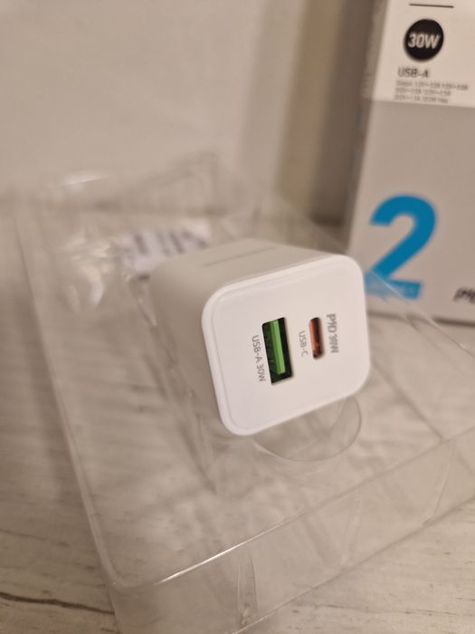 Ładowarka sieciowa BN14 Royal GaN - USB + Typ C - QC 3.0 PD 3.0  30Wat