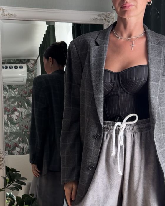 Корсет з твердими чашками класичний на блискавці