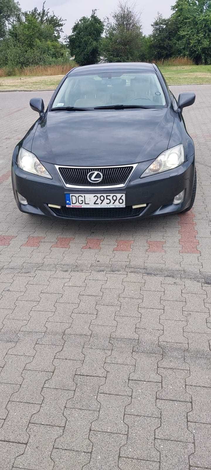 Sprzedam Lexusa IS 220d