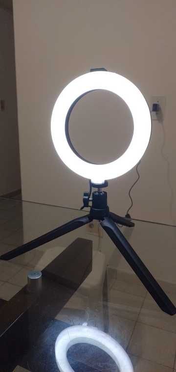 Кільцева LED лампа діаметром 16 см із якісним освітленням