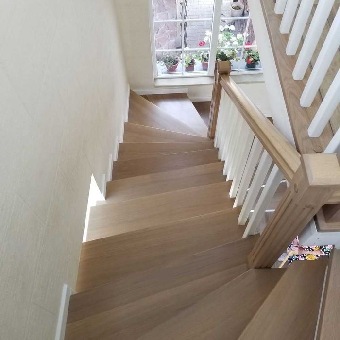 Сходи і комлектуючі з деревини, дуб, ясен, модрина