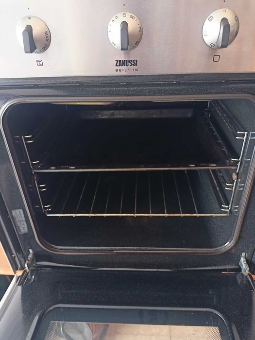 Forno eléctrico de encastrar Zanussi
