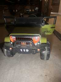 Jeep 4x4 na akumulator