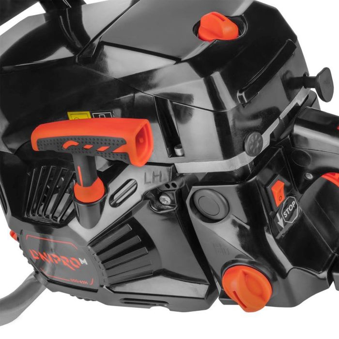 Бензопила НОВА Дніпро м 62см2 тільки видалив 2 баки бензу на холостох