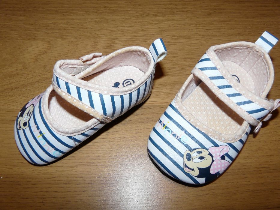 Bebé - 2 pares sapatinhos sabrinas tamanho 17 - novos
