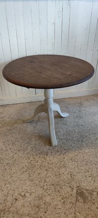 Mesa redonda em madeira vintage
